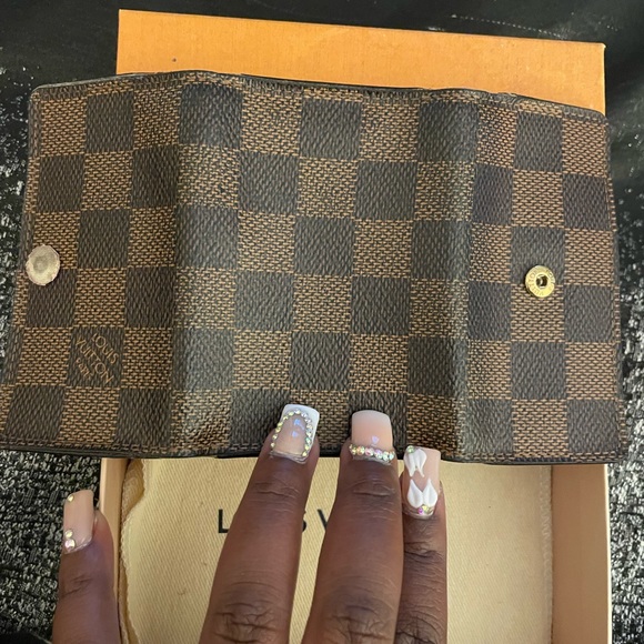 LOUIS VUITTON 6 Ring Key Holder - Picture 7 of 13